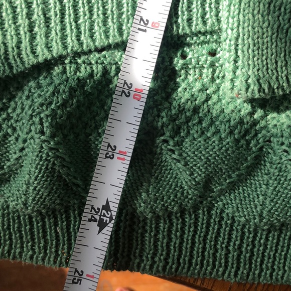 Miss Cherry High-Low Crew Neck Crochet Sweater - Picture 6 of 7